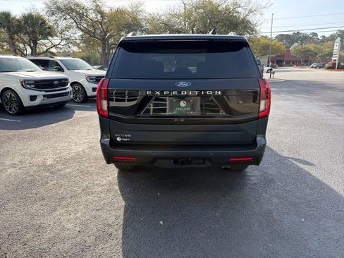 Used 2025 Ford Expedition Active image 6