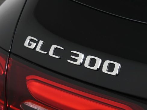 Used 2026 Mercedes-Benz GLC 300 4MATIC image 34