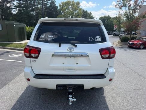 Used 2018 Toyota Sequoia Platinum AWD/4WD image 4