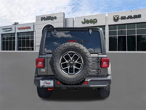 Used 2025 Jeep Wrangler Rubicon image 4