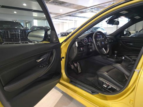 Used 2018 BMW M3 RWD image 19