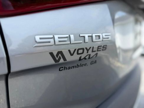 Used 2023 Kia Seltos S w/ Navigation Package AWD/4WD image 11