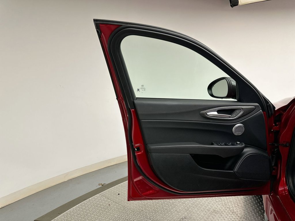 Used 2024 Alfa Romeo Giulia Quadrifoglio RWD image 21