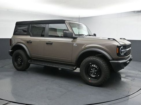 New 2026 Ford Bronco Outer Banks AWD/4WD image 3