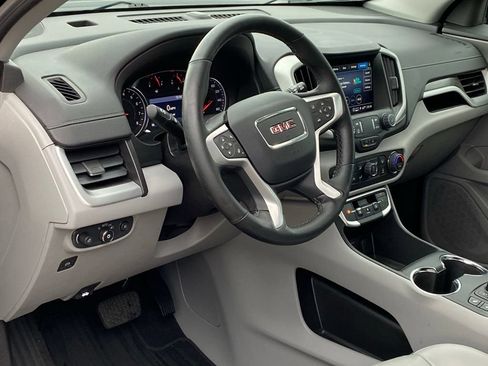 Used 2024 GMC Terrain SLT FWD image 10