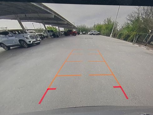 Used 2025 GMC Acadia AT4 w/ Luxury Package image 9