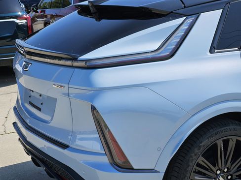 New 2026 Cadillac Lyriq V image 10