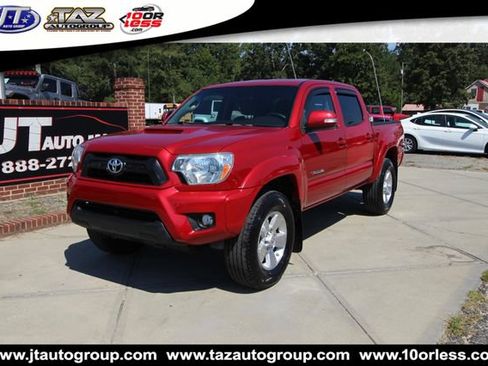 Used 2014 Toyota Tacoma PreRunner w/ TRD Sport Package RWD image 3