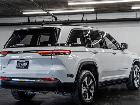 Used 2023 Jeep Grand Cherokee 4WD 4xe image 5