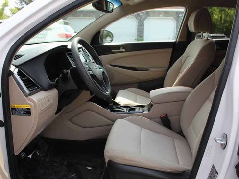 Used 2016 Hyundai Tucson SE w/ Option Group 02 FWD image 23