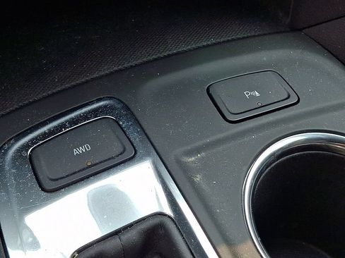 Used 2024 Chevrolet Equinox LT AWD/4WD image 25