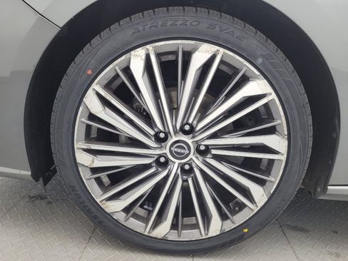Used 2023 Nissan Altima 2.5 SL FWD image 31