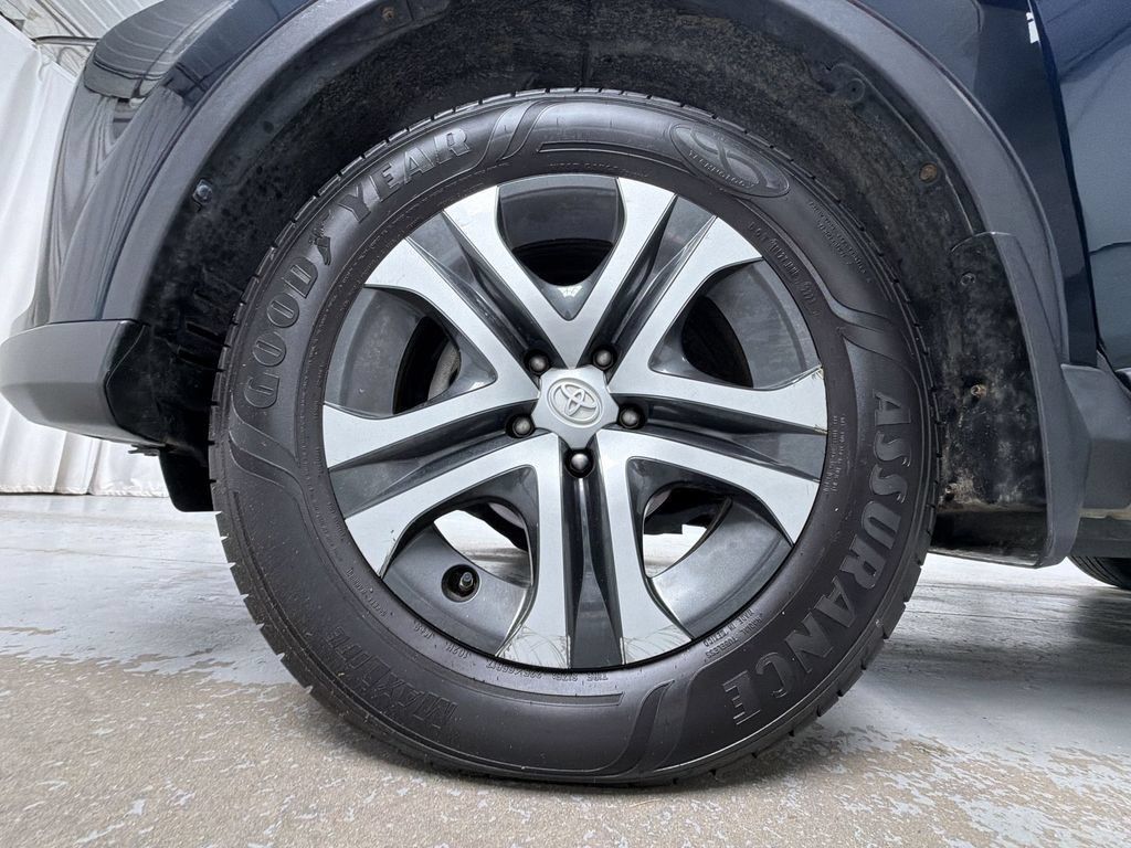 Used 2018 Toyota RAV4 LE w/ All Weather Liner Package AWD/4WD image 14