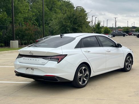 Certified 2021 Hyundai Elantra Limited FWD image 12