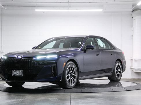 Certified 2023 BMW 740i RWD image 3