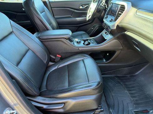 Used 2020 GMC Acadia SLT w/ Driver Alert Package II image 39