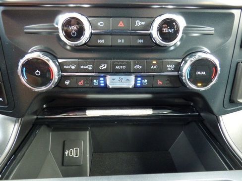 New 2025 Ford F150 Lariat w/ Equipment Group 501A Mid image 15