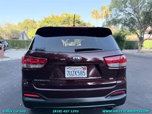 Used 2017 Kia Sorento FWD image 5