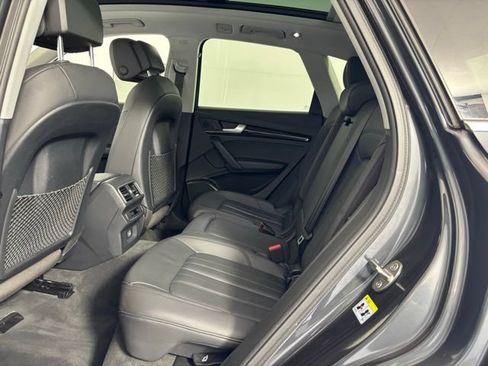 Used 2019 Audi Q5 2.0T Premium w/ Convenience Package AWD/4WD image 19