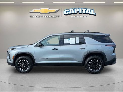 Used 2025 Chevrolet Traverse Z71 w/ Driver Confidence Package AWD/4WD image 2