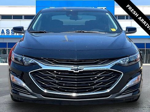 Used 2024 Chevrolet Malibu RS FWD image 2