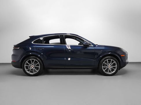 Used 2025 Porsche Cayenne Coupe AWD/4WD image 13