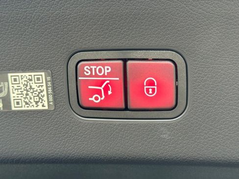 Used 2024 Mercedes-Benz GLC 300 4MATIC image 14