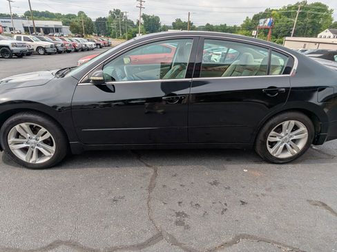 Used 2012 Nissan Altima 3.5 SR w/ Sport Pkg FWD image 4