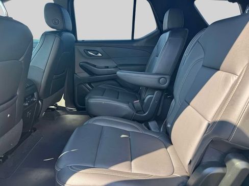 Used 2023 Chevrolet Traverse LT AWD/4WD image 15