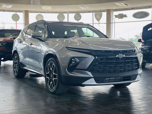 Used 2023 Chevrolet Blazer RS w/ Driver Confidence II Package AWD/4WD image 4