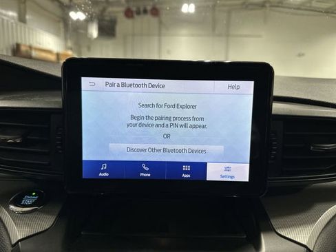 Used 2020 Ford Explorer XLT AWD/4WD image 29