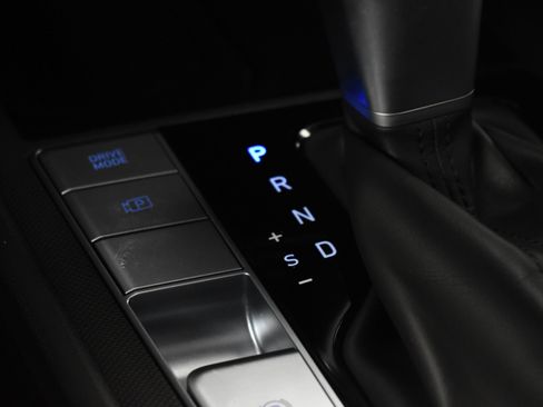 Used 2025 Hyundai Elantra SEL image 49