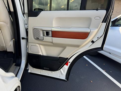 Used 2008 Land Rover Range Rover HSE image 54