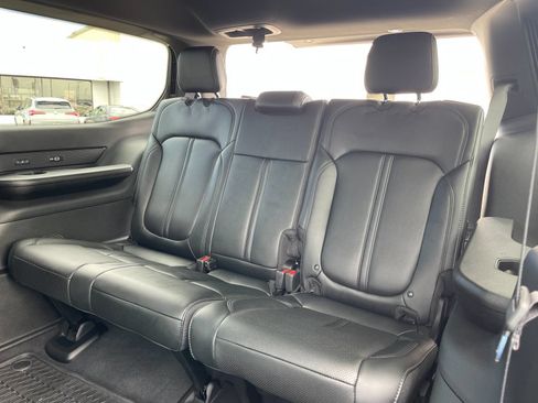 Used 2026 Jeep Grand Wagoneer Limited AWD/4WD image 17