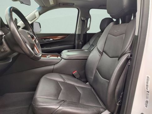 Used 2019 Cadillac Escalade Premium Luxury RWD image 24