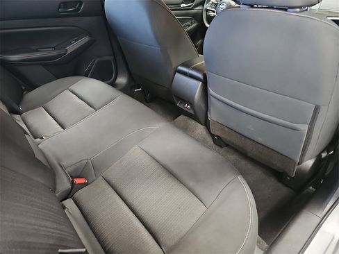 Used 2024 Nissan Altima 2.5 SV image 11