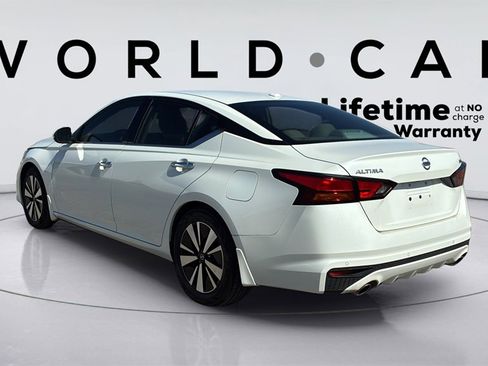 Used 2020 Nissan Altima 2.5 SV image 13