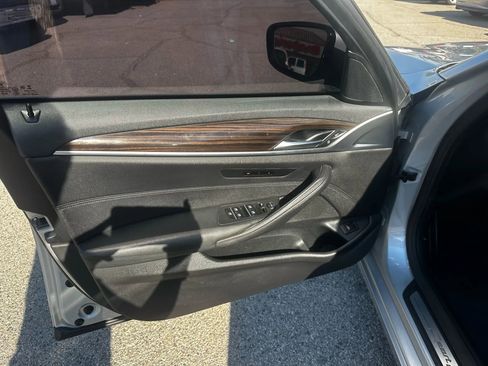 Used 2019 BMW 530i image 12