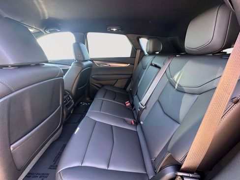 Certified 2025 Cadillac XT5 Luxury image 32