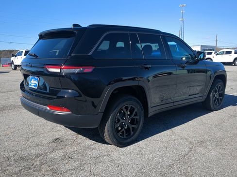 New 2026 Jeep Grand Cherokee Altitude image 3