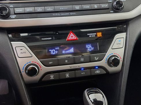 Used 2017 Hyundai Elantra Limited w/ Limited Tech Package 04 FWD image 20