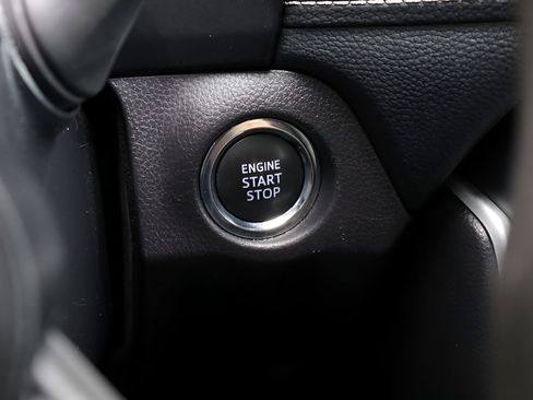 Certified 2025 Toyota RAV4 XLE AWD/4WD image 33