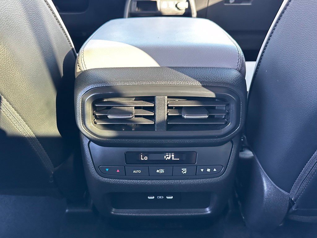 Used 2025 Honda Pilot Touring image 24