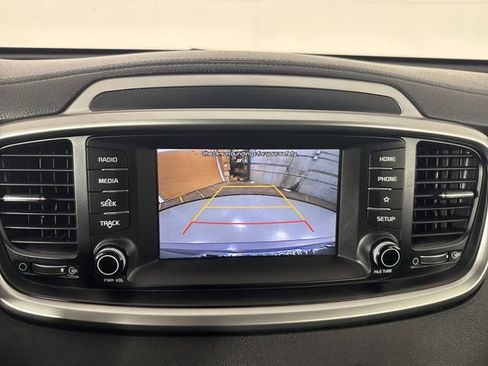 Used 2020 Kia Sorento FWD V6 image 8