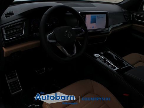Used 2026 Volkswagen Atlas Cross Sport SEL R-Line AWD/4WD image 8