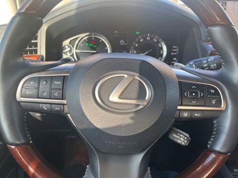 Used 2016 Lexus LX 570 4WD w/ Luxury Package image 16