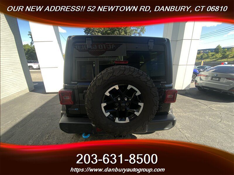 Used 2024 Jeep Wrangler Unlimited Rubicon 4xe w/ Technology Group AWD/4WD image 4