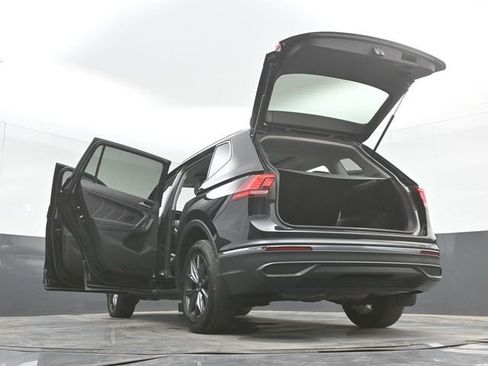 Used 2022 Volkswagen Tiguan SE AWD/4WD image 54