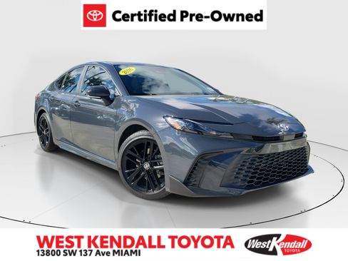 Used 2026 Toyota Camry SE FWD image 1