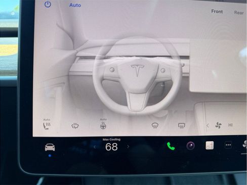 Used 2022 Tesla Model Y Long Range AWD/4WD image 26